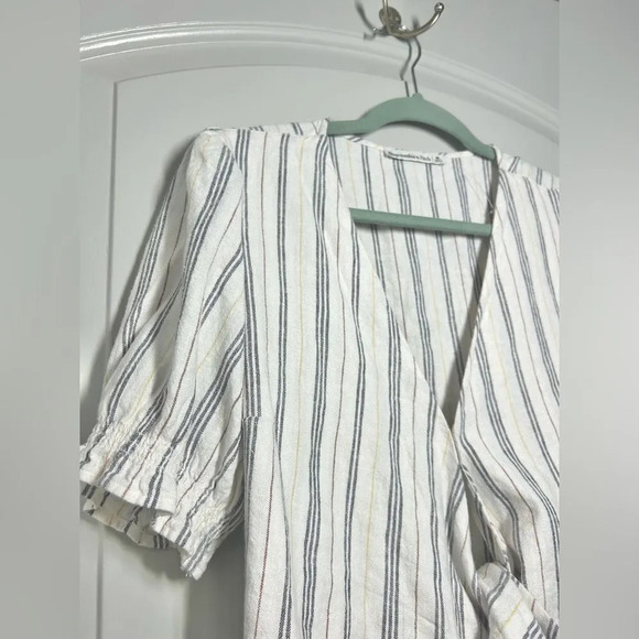 Abercrombie and Fitch Striped Linen Blend Top Blouse size M - Picture 4 of 8